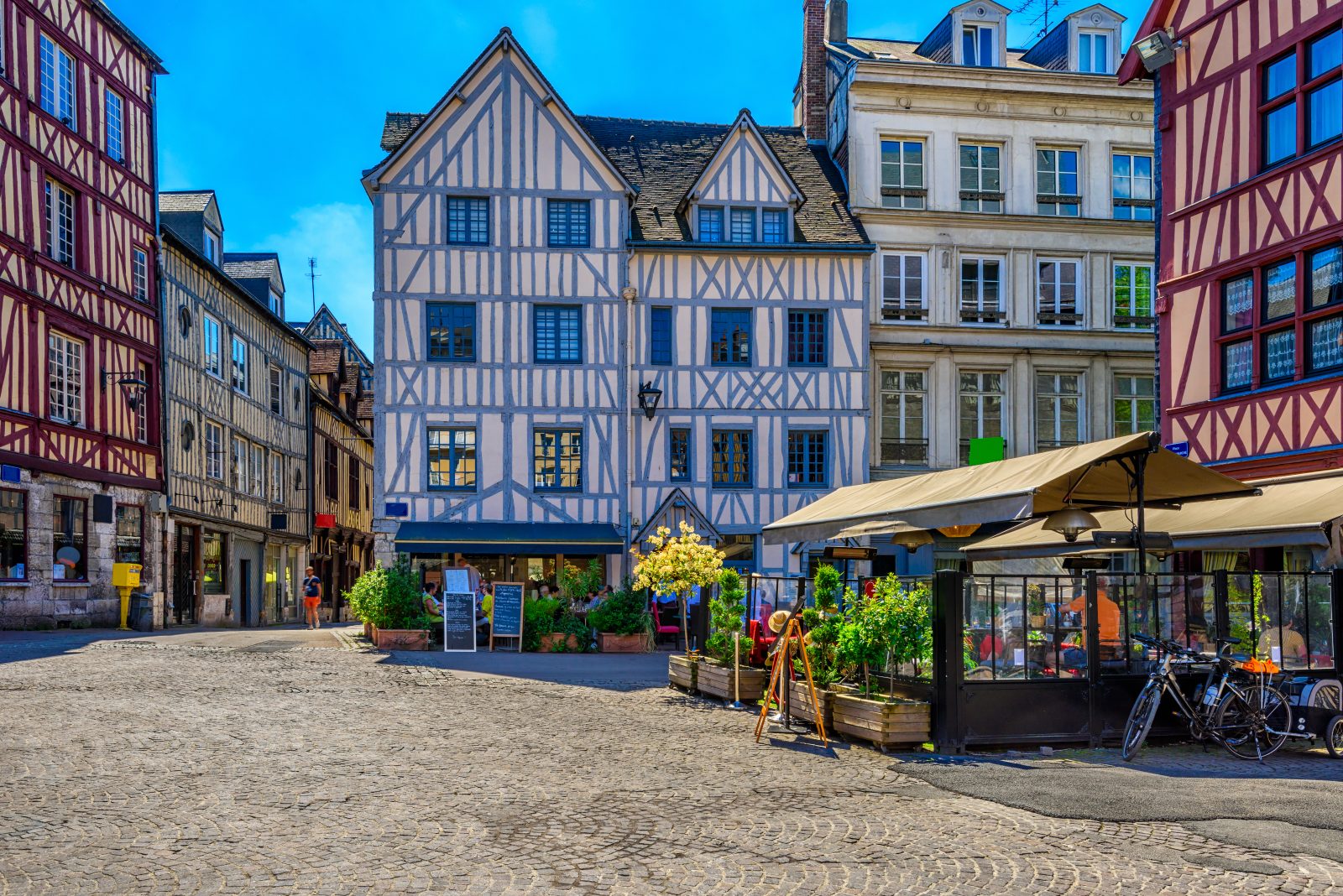 Landungsstrände und Soldatenfriedhof von La Cambe – Normandie: Kultur & Genuss